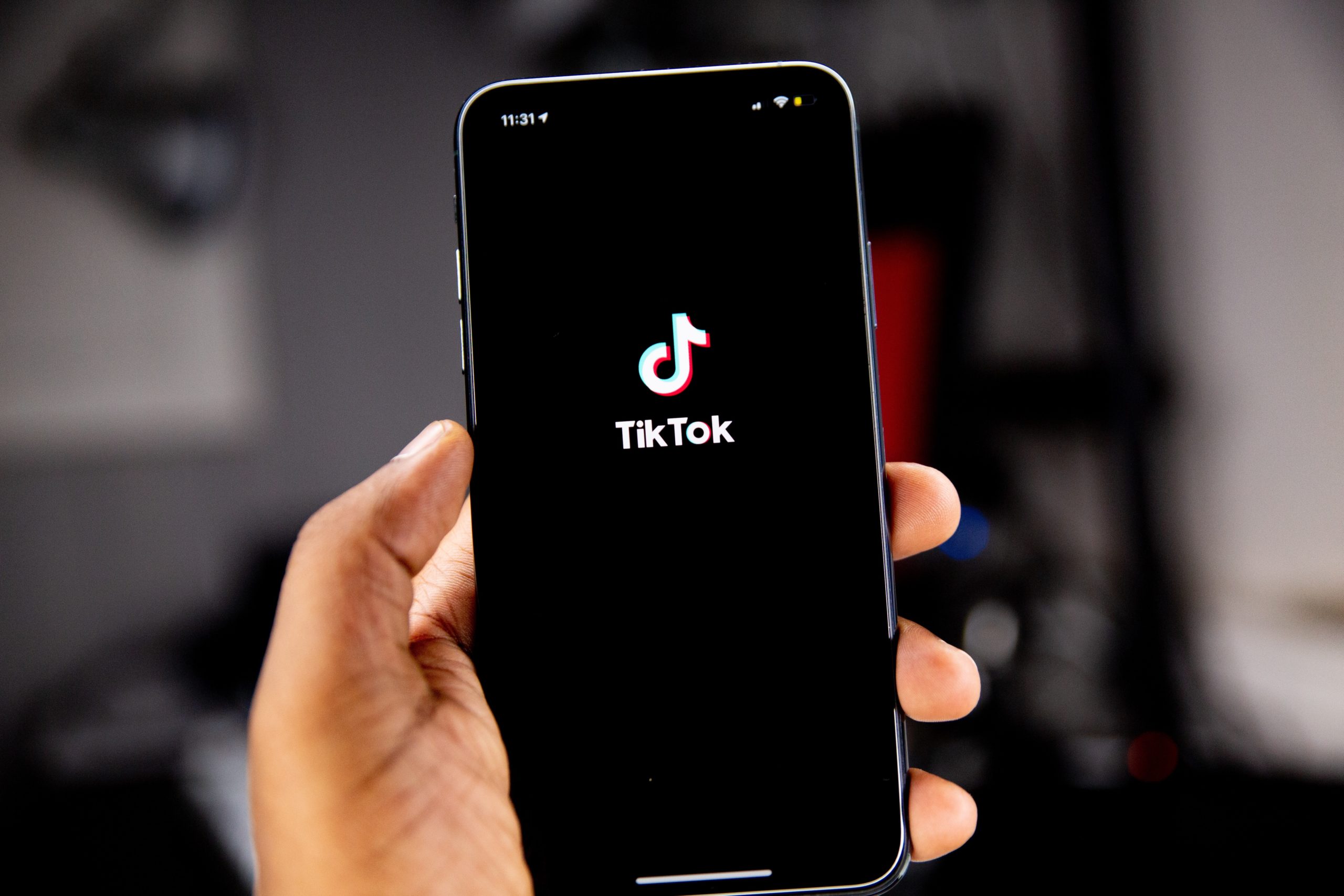 solen-feyissa-Yaw9mfG9QfQ-unsplash tiktok Photo by Solen Feyissa on Unsplash